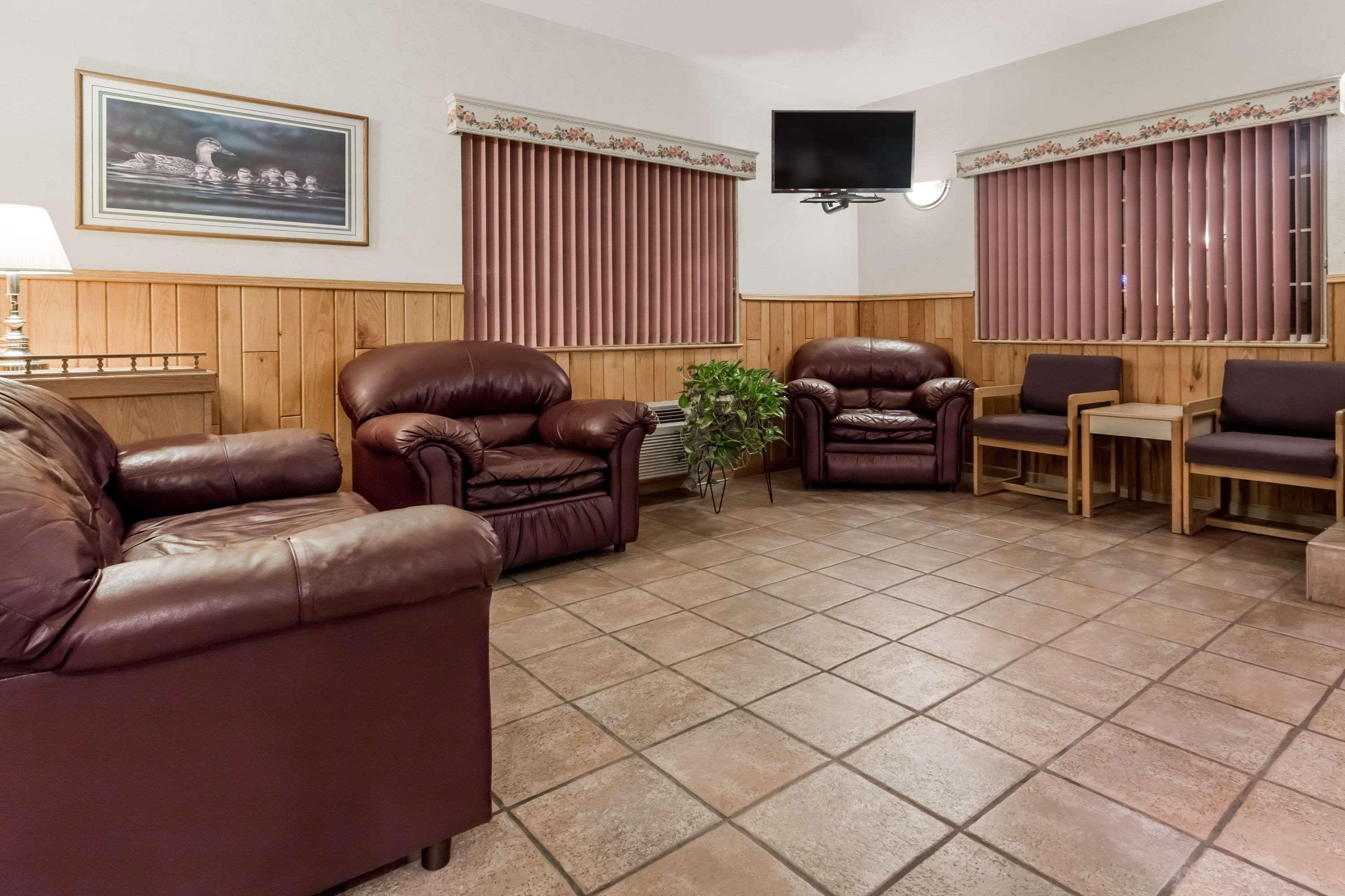 Super 8 By Wyndham Eagle River Zewnętrze zdjęcie