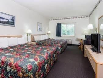 Super 8 By Wyndham Eagle River Zewnętrze zdjęcie